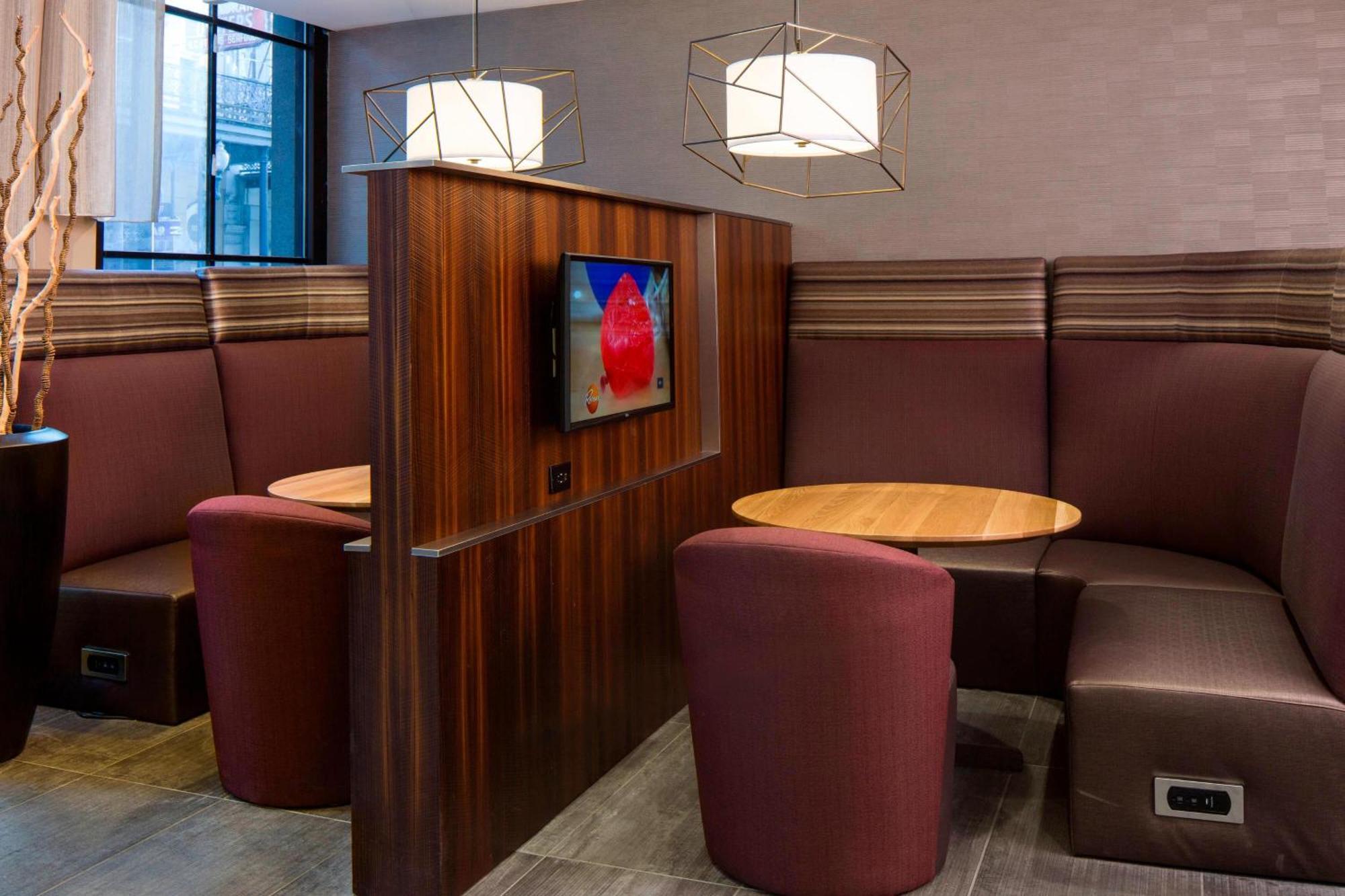 Courtyard By Marriott New Orleans Downtown Near The French Quarter Hotel Bagian luar foto